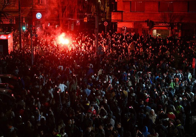 Blokada se je začela v ponedeljek zvečer in naj bi trajala 22 ur. FOTO: Oliver Bunic/AFP