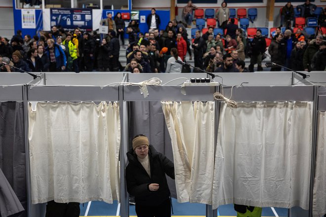 Parlamentarne volitve na Grenlandiji še nikoli niso pritegnile toliko pozornosti kot letos. FOTO: Marko Djurica/Reuters