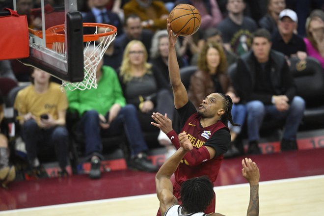 Branilec Darius Garland je porevzel vajeti igre v svoje roke v zadnji četrtini in Cleveland še utrdil na vrhu lige NBA. FOTO: David Richard/Imagn Images Via Reuters Connect