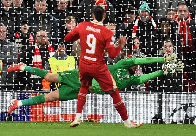 Vratar PSG Gianluigi Donnarumma je imel zadnjo besedo na Anfieldu. FOTO: Peter Powell/Reuters