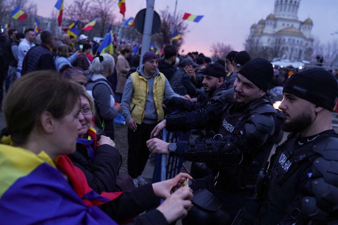 Protesti so bili izraz globokega nezadovoljstva in občutka krivice med Georgescujevimi podporniki. FOTO: Andreea Campeanu/Reuters