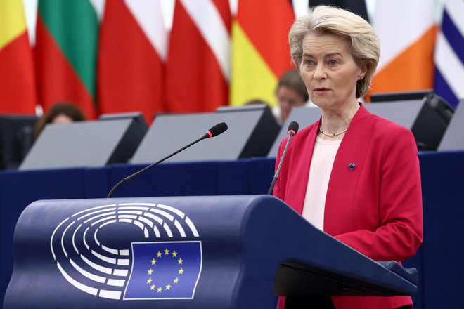 »Carine so davki. So slabe za podjetja in še slabše za potrošnike. Evropa danes sprejema močne, a sorazmerne protiukrepe,« je povedala predsednica evropske komisije Ursula von der Leyen. FOTO:  Frederick Florin/AFP