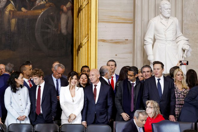 Inavguracije predsednika ZDA Donalda Trumpa so se udeležili ključni šefi tehnoloških korporacij. FOTO: Shawn Thew/Reuters