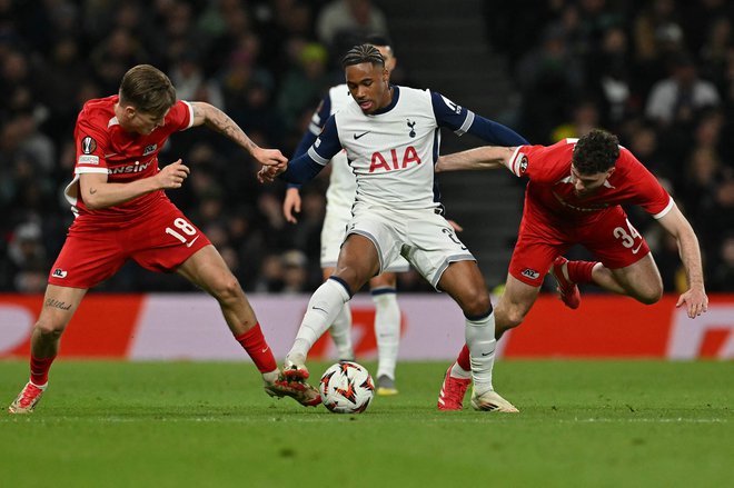 Wilson Odobert je dvakrat zadel za Tottenham. FOTO: Glyn Kirk/ AFP