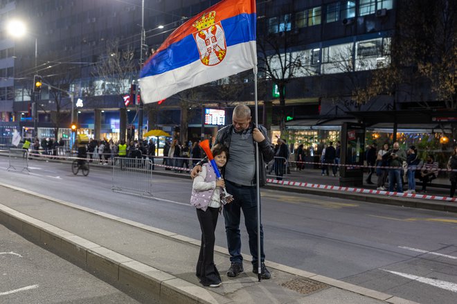 Delitve med ljudmi v Srbiji se jasno vidijo in zelo močno slišijo, danes mnogi pričakujejo nasilne incidente. FOTO: Voranc Vogel