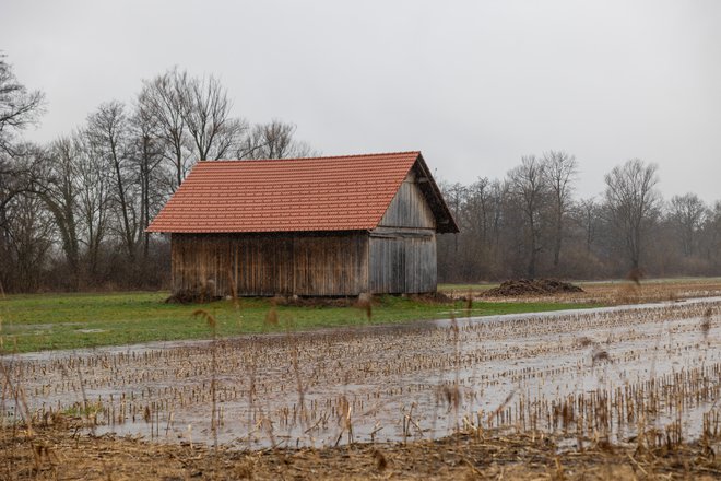 Ob intenzivnih padavinah lahko prehodno hitro narastejo posamezni hudourniki. FOTO: Črt Piksi/Delo