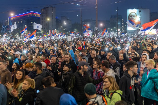 Po nekaterih ocenah je udeležencev protesta več sto tisoč. FOTO: Voranc Vogel/Delo