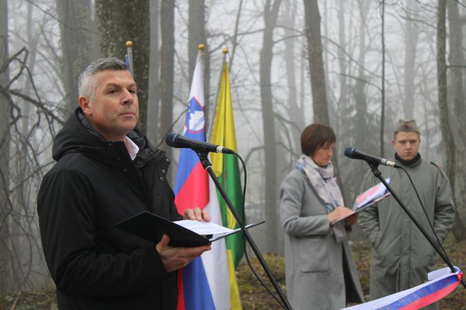 Evropski poslanec Matjaž Nemec je opozoril na politike, ki z mednarodnim pravom in mirom ravnajo kot s tržnim blagom. FOTO: Bojan Rajšek/Delo