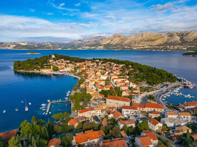 Cavtat, ki leži 15 kilometrov južneje od Dubrovnika, je idealna počitniška destinacija, ki prepriča tudi najzahtevnejše obiskovalce FOTO: Turistična skupnost Dubrovniško-neretvanske županije