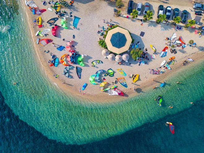 Vetrovni pogoji na Pelješcu so idealni za windsurfing. FOTO: Turistična skupnost Dubrovniško-neretvanske županije