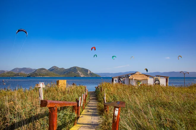 Naravna lepota Dubrovniško-neretvanske županije je vse, kar si lahko želite za nepozabne počitnice. (na sliki: dolina Neretve) FOTO: Turistična skupnost Dubrovniško-neretvanske županije