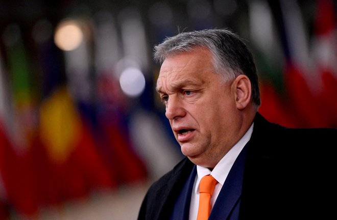 Madžarska se pod Orbánovim vodstvom vedno bolj odmika od vrednot EU in postaja avtoritarna država, ki zatira opozicijo, omejuje medijsko svobodo in diskriminira manjšine. FOTO: Reuters