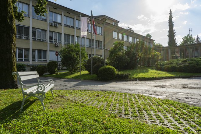 Ob bolnišnici Petra Držaja v Ljubljani bo vzpostavljen nacionalni center za izredne razmere. FOTO: Vid Svetina