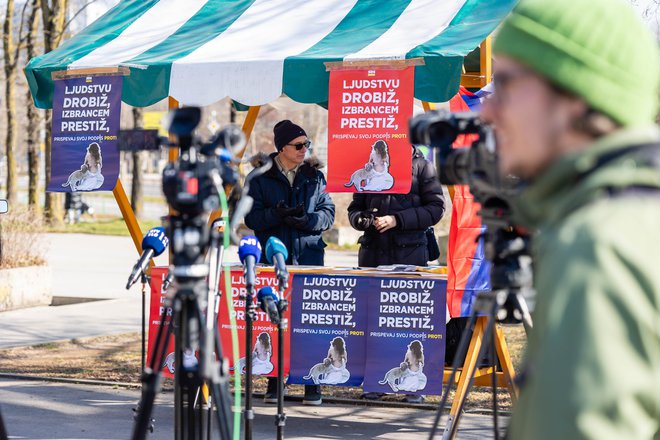 V SDS, kjer so podpise zbrali v 20 dneh, se ne bojijo, da ne bi dosegli kvoruma – zakon mora zavrniti najmanj petina vseh volilnih upravičencev, da bo rezultat obveljal. Foto Črt Piksi