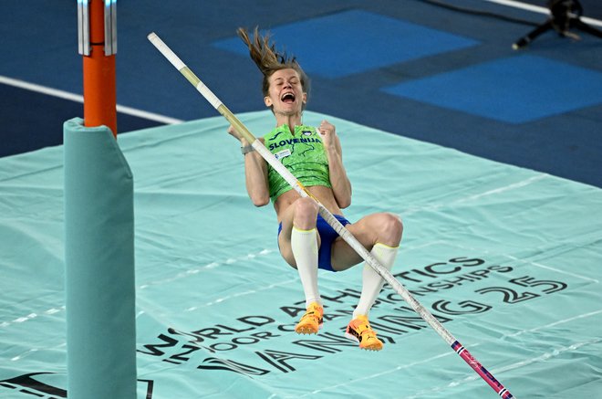 Tina Šutej ni skrivala veselja ob odličnem nastopu za srebrno kolajno. FOTO: Dylan Martinez/Reuters