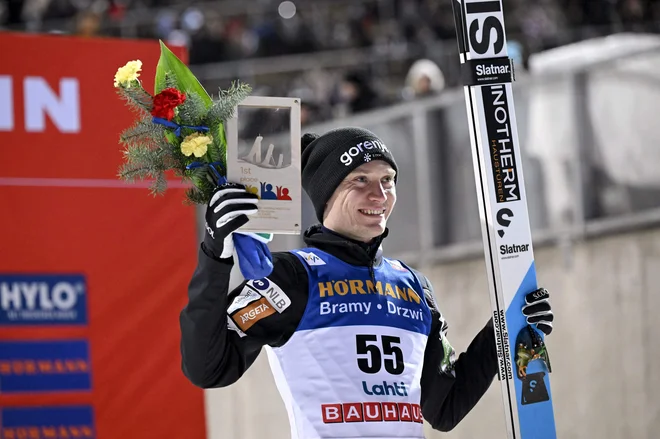 Anže Lanišek je imel popoln vikend na Finskem. FOTO: Emmi Korhonen/AFP